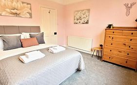 Hartoft St - 2 Bed Near River